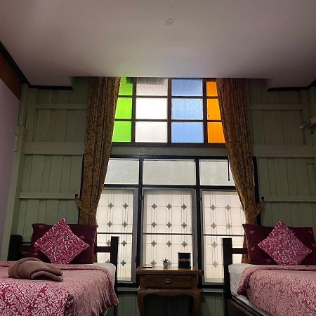 Tamarind Guesthouse Пра Након Си Аютая Екстериор снимка