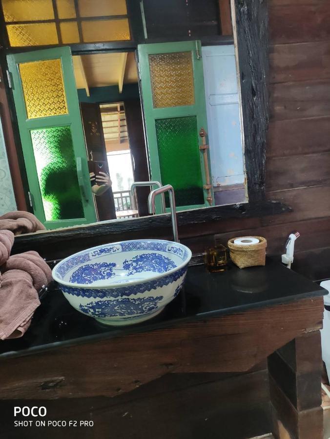 Tamarind Guesthouse Пра Након Си Аютая Екстериор снимка